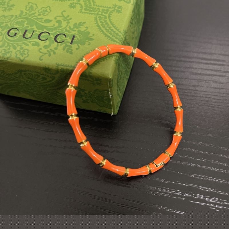 G*u*i bracelets